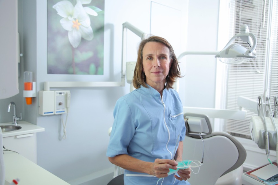 Evelyne Rattier Chirurgien Dentiste Conventionne Paris 15